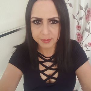 Meet your Posher, Dina